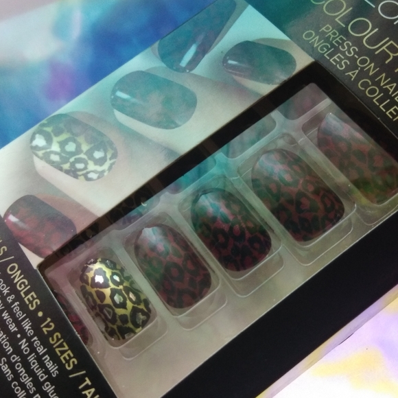 Fake nails - Picture 2 of 2